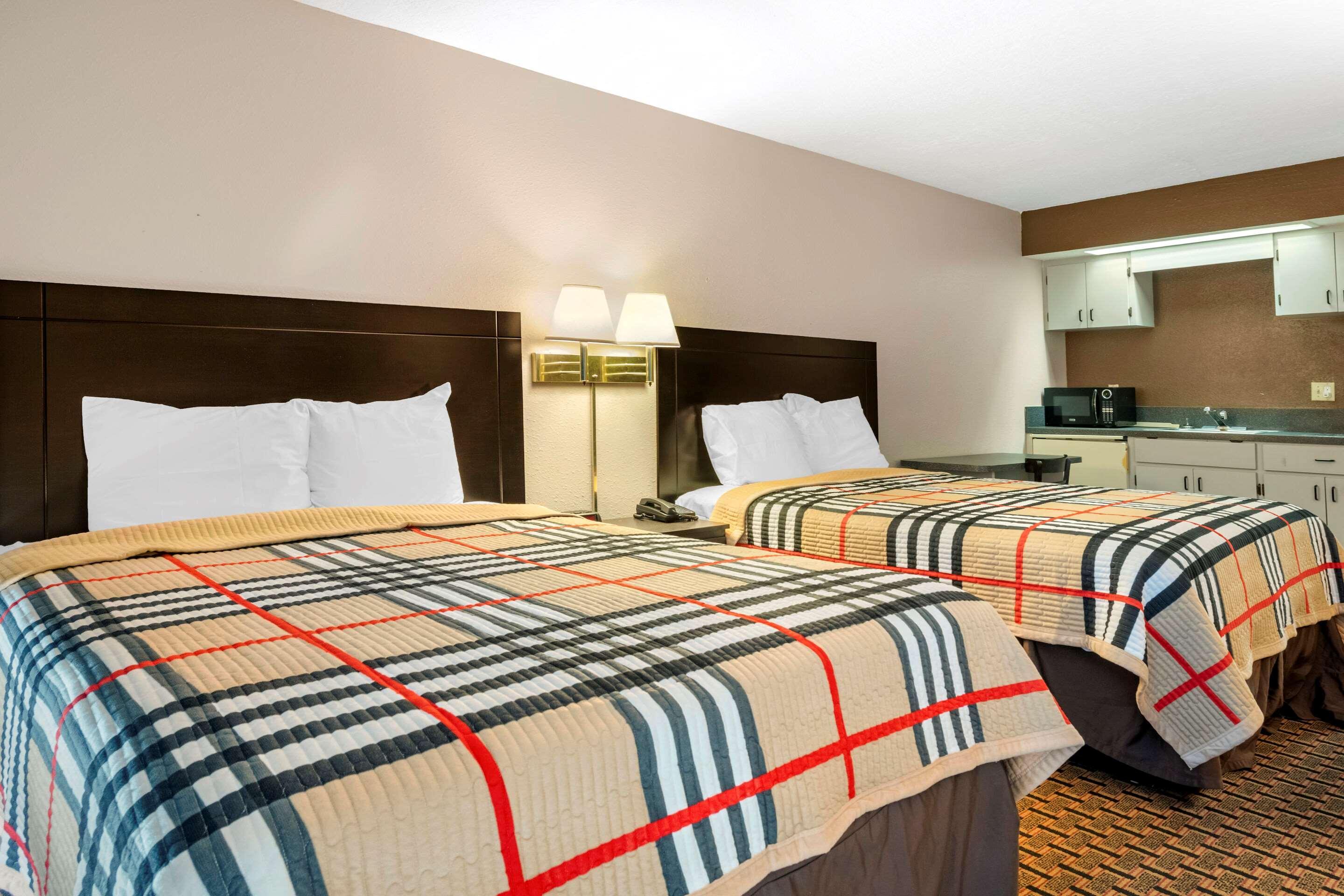 Rodeway Inn New Port Richey Extérieur photo