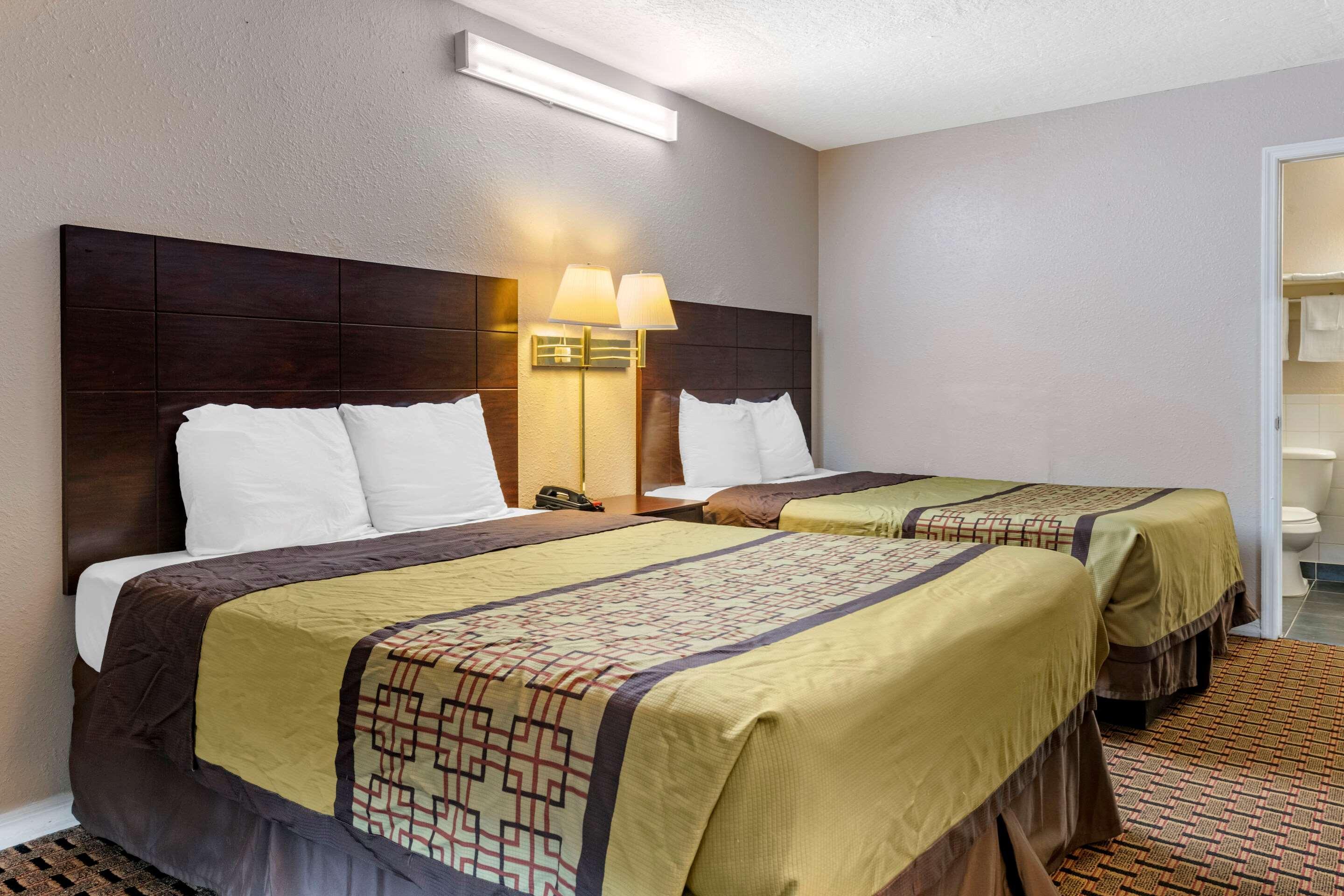 Rodeway Inn New Port Richey Extérieur photo