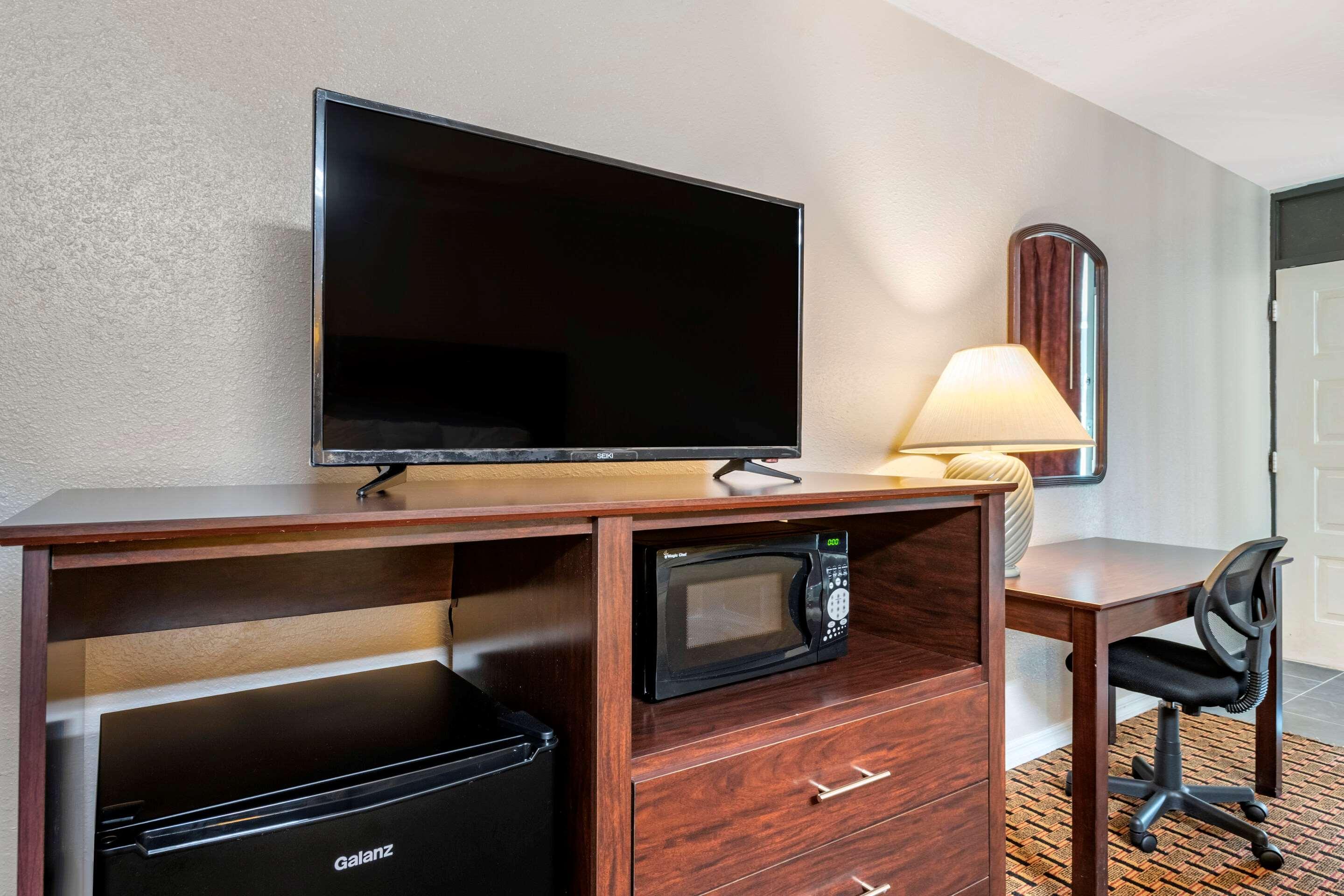 Rodeway Inn New Port Richey Extérieur photo