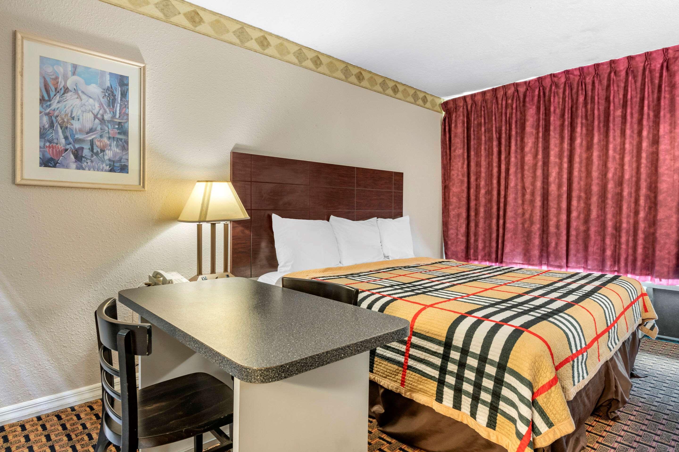 Rodeway Inn New Port Richey Extérieur photo