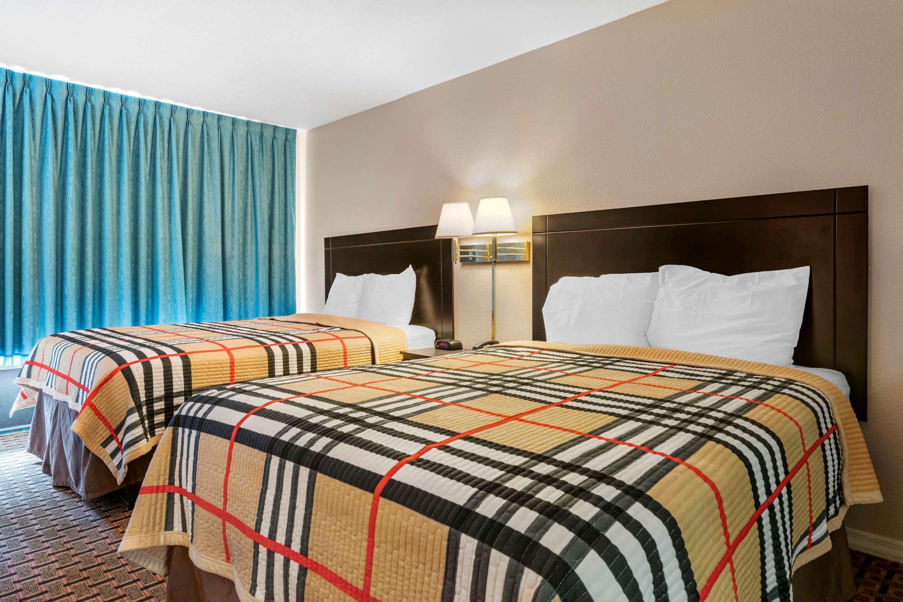 Rodeway Inn New Port Richey Extérieur photo