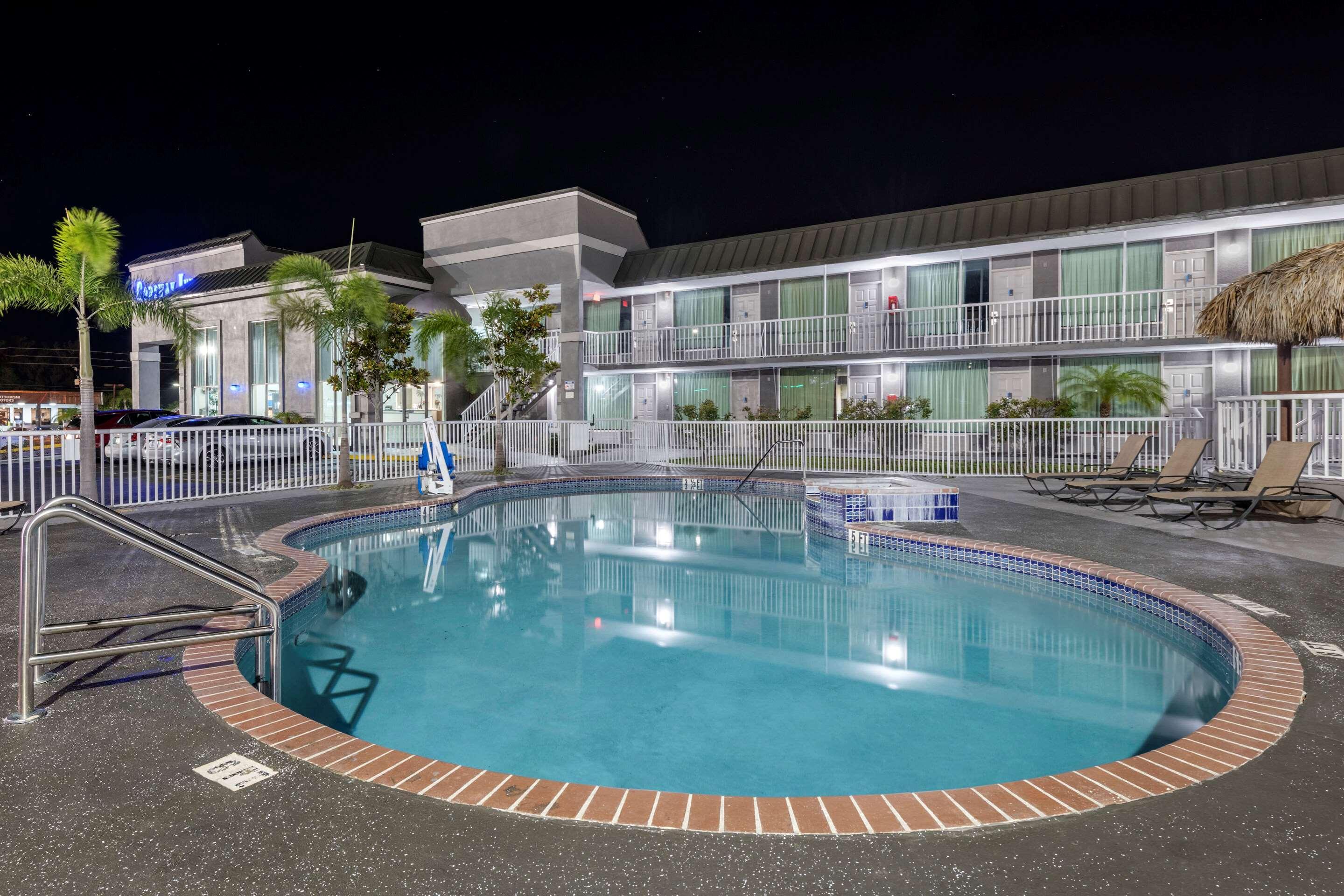Rodeway Inn New Port Richey Extérieur photo