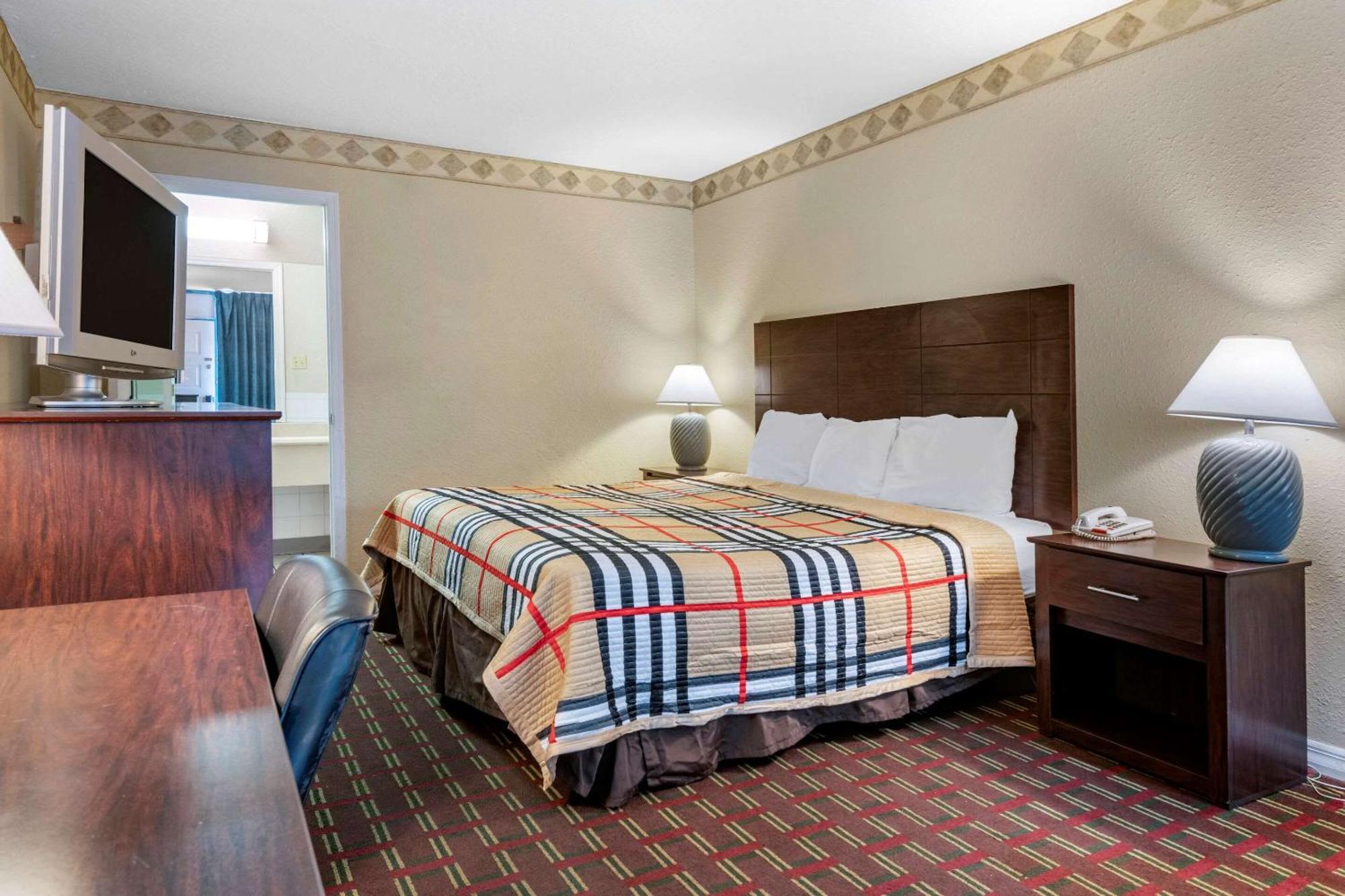 Rodeway Inn New Port Richey Extérieur photo