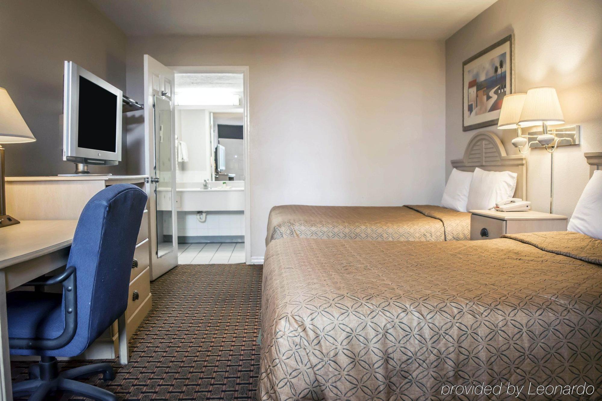 Rodeway Inn New Port Richey Extérieur photo